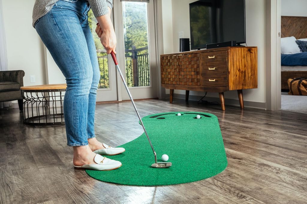 PUTT-A-BOUT Par Three Putting Green